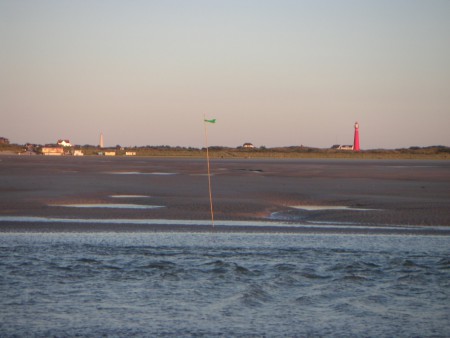 Het "Eiland met de twee bakens" in het avondlicht